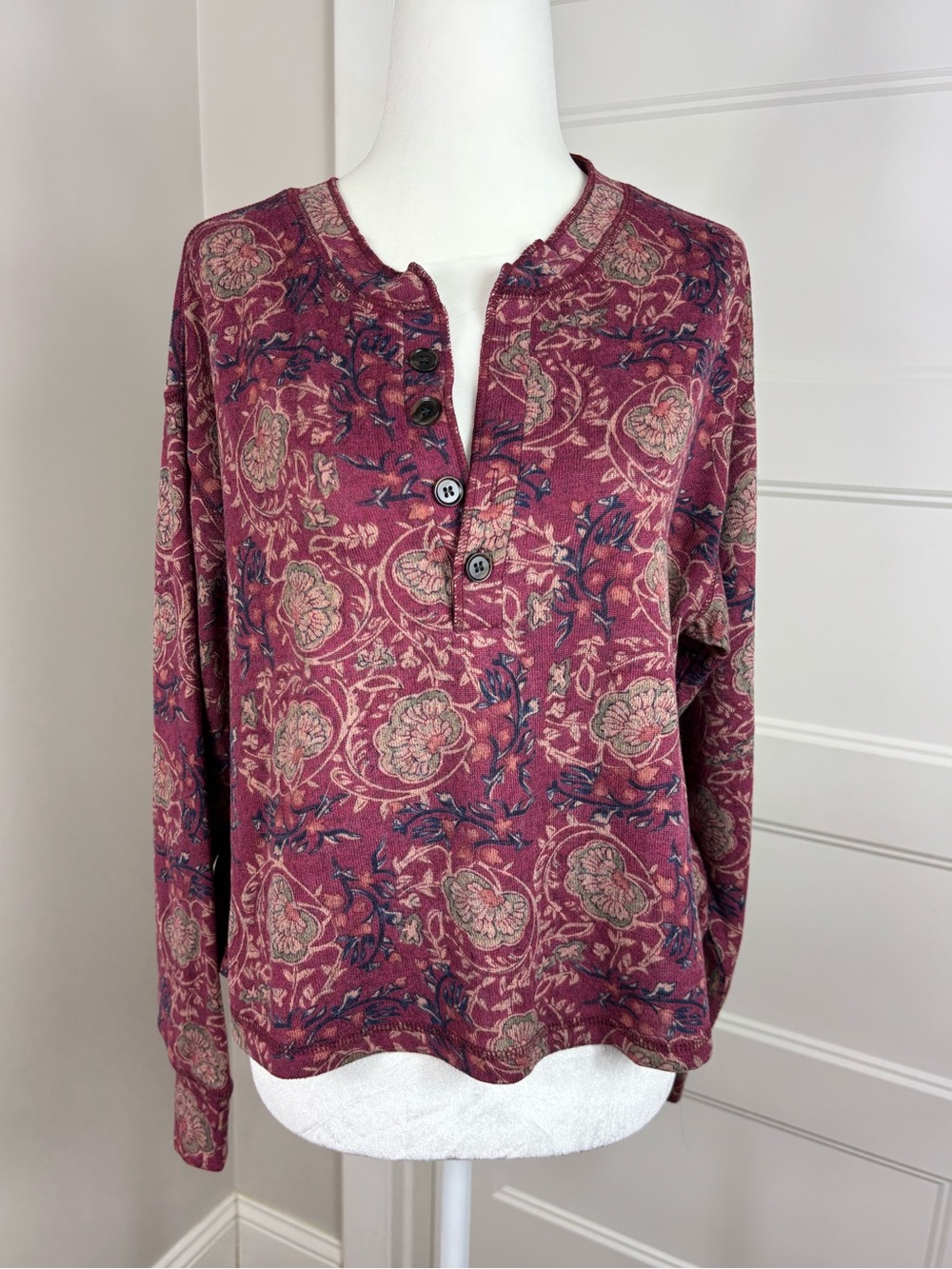 Natural Life Bohemian Floral Boxy Henley Size XS